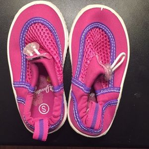 Speedo Water Shoes Barely Worn - Size S/5 - 5.5T